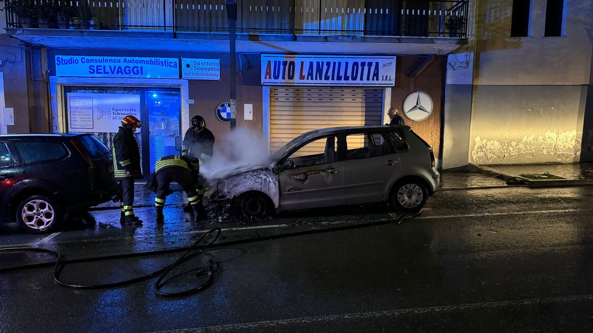 Grave atto intimidatorio a Cassano: incendiata l'auto del collega Luigi Cristaldi