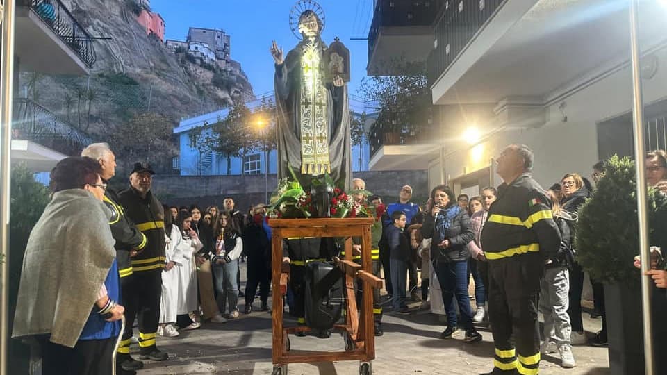 La statua di San Bartolomeo ha fatto tappa alla Comunità Alloggio per Anziani “Teniamoci Stretti”