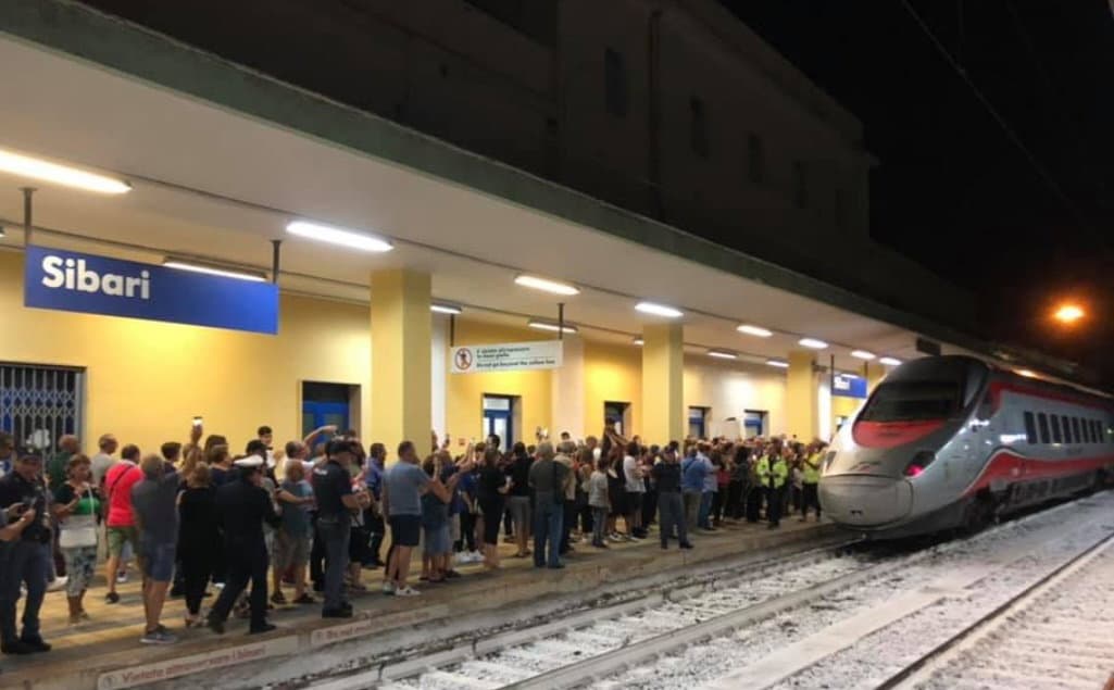 Da dicembre "sparisce" il Sibari-Bolzano, Tavernise (M5s) chiede alla Regione di intervenire