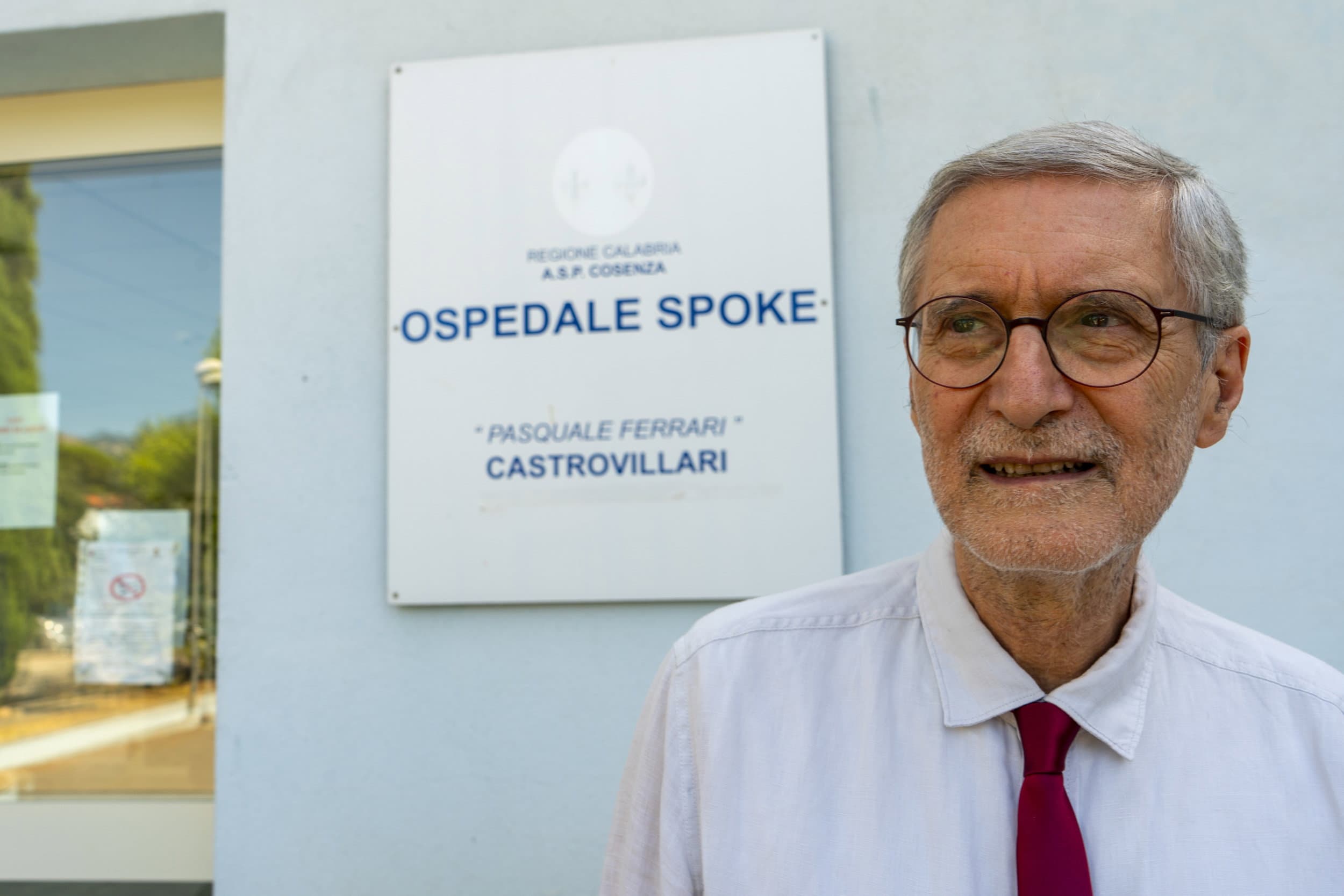 I due medici cubani trasferiti da Castrovillari a Corigliano-Rossano fanno infuriare Laghi