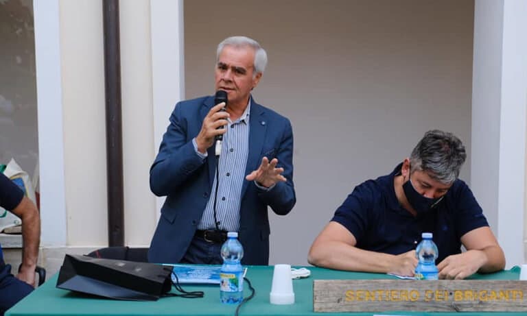 A Longobucco un Capodanno bollente: Pirillo chiede ai suoi assessori di “consegnargli” le deleghe