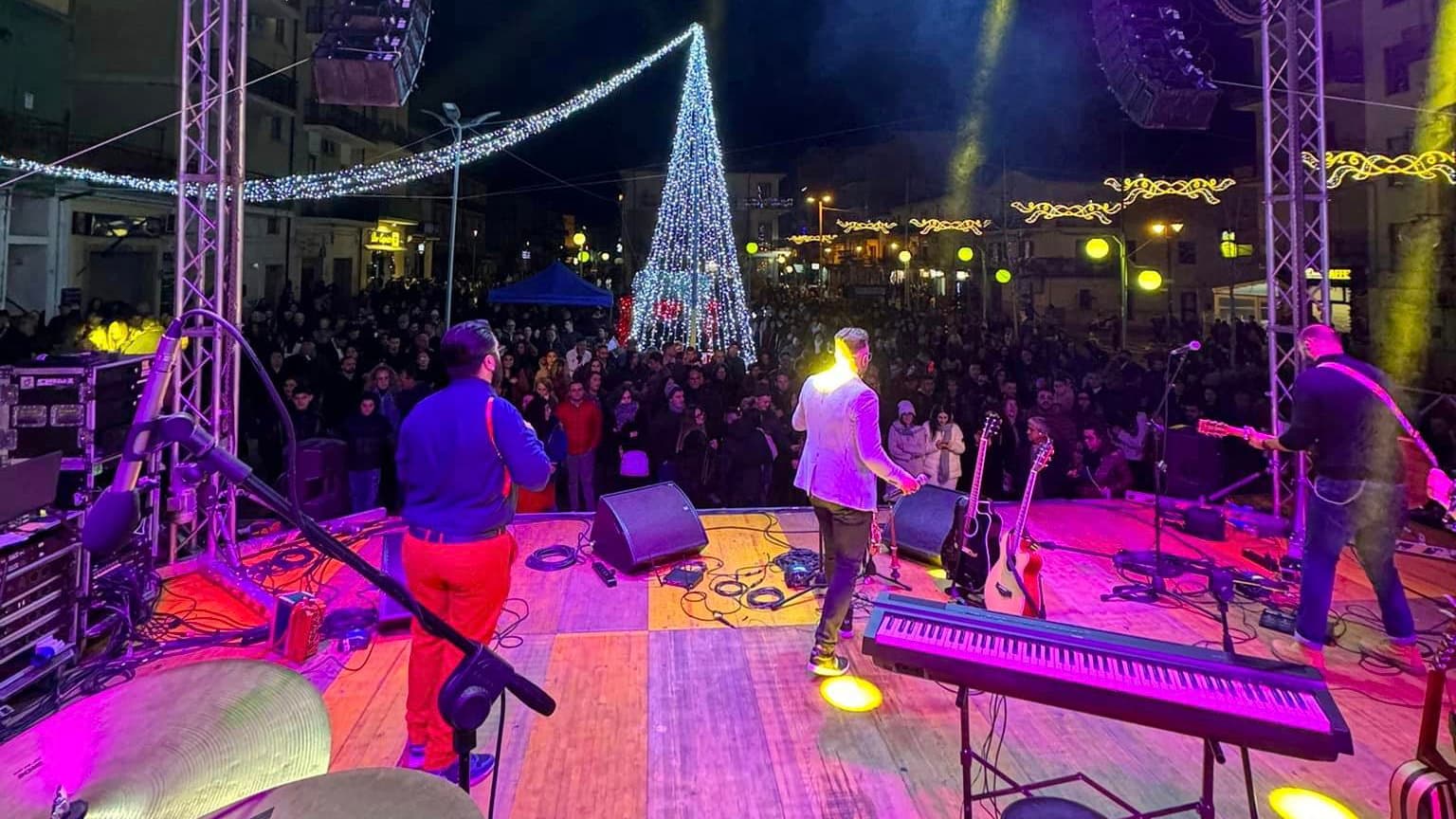 A Crosia il tradizionale Capodanno folk in piazza Dante «a costo zero»