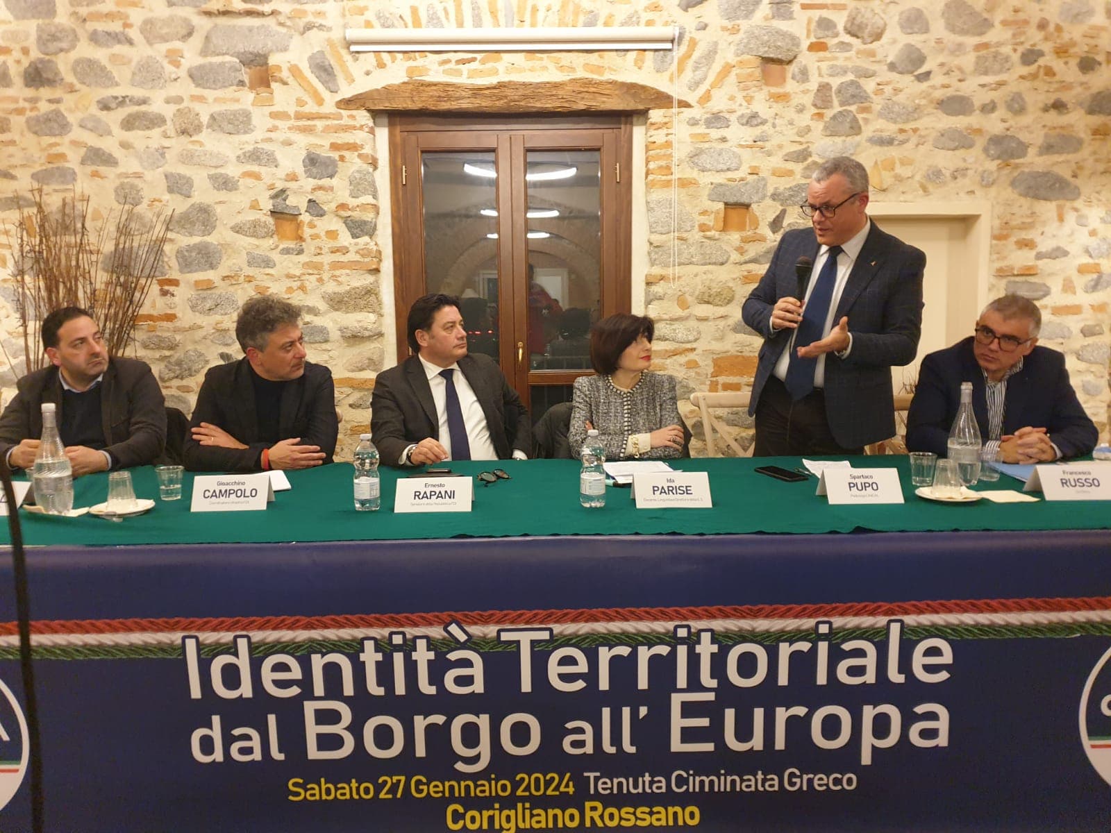 La società di oggi è invasa dall'Oicofobia