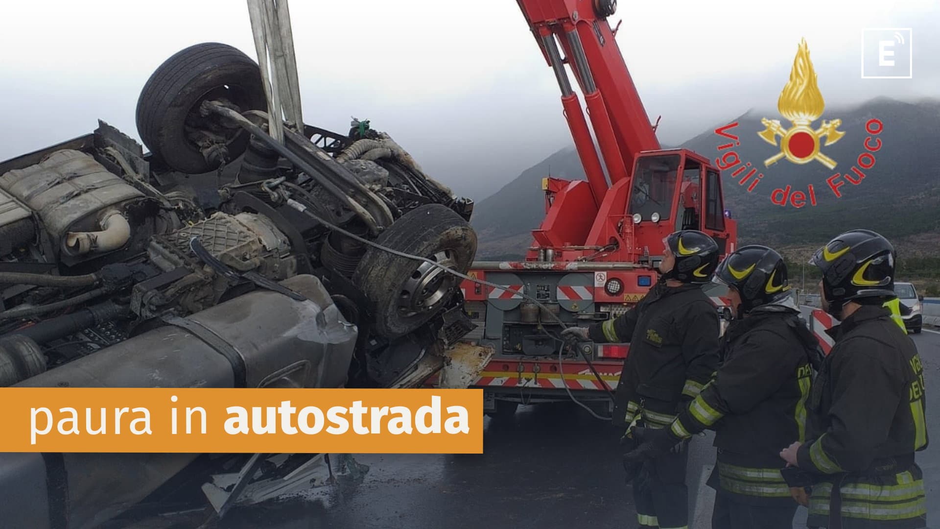 Pauroso incidente tra Frascineto e Sibari: si ribalta un Tir sulla carreggiata