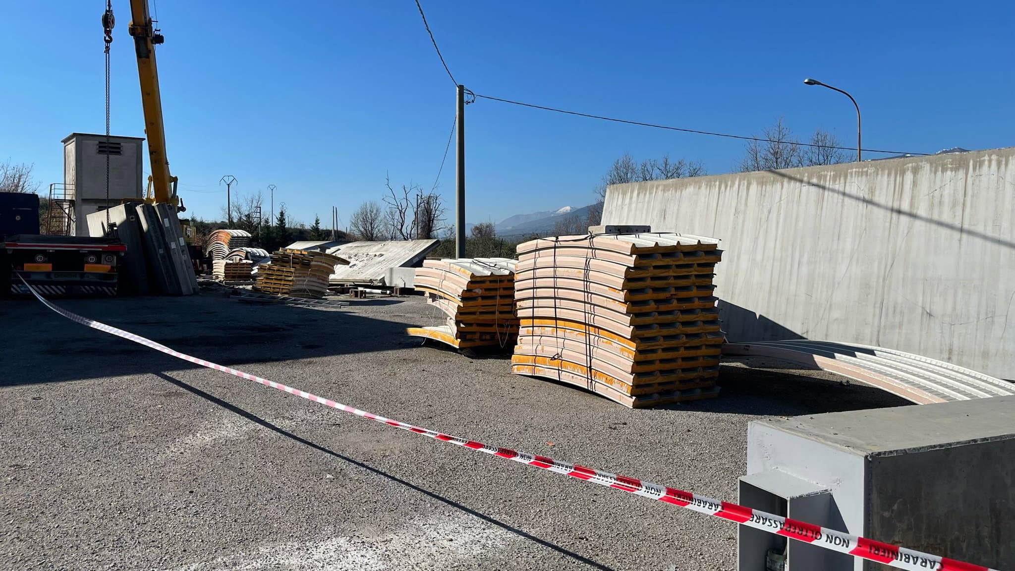Muore schiacciato da una lastra di cemento: tragedia sul lavoro a Frascineto