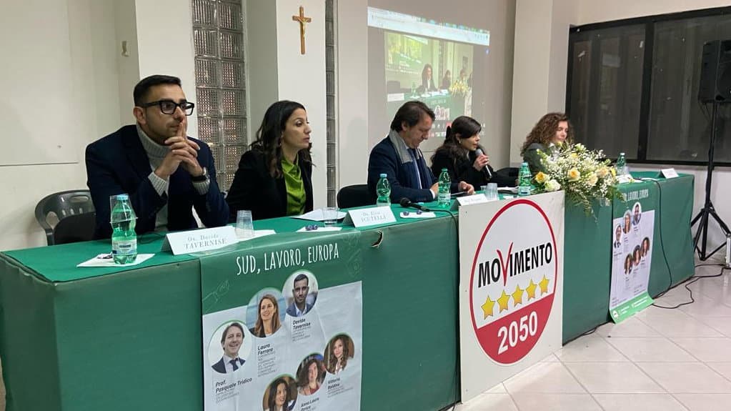 Il Movimento 5 Stelle apre la campagna elettorale con un incontro su "Sud, lavoro ed Europa"