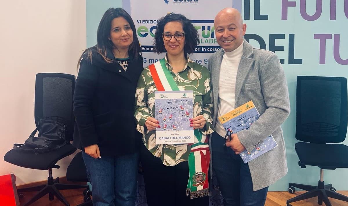 Legambiente premia Casali del Manco come "Comune Riciclone"