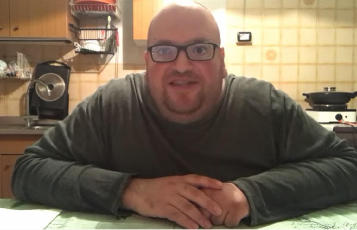 Omar Palermo, le Iene trasformano la vita del "Maestro" in un monito agli influencer