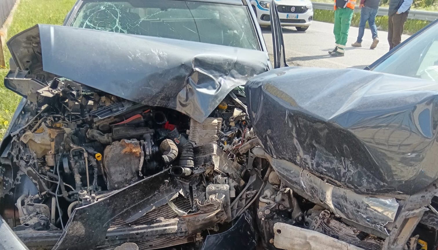 Scontro frontale ad Apollinara: grave un 62enne trasferito a Cosenza