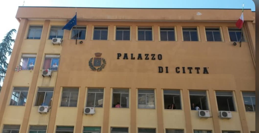 Cassano, Articolo 21: «I dipendenti comunali siano tutti sullo stesso piano»