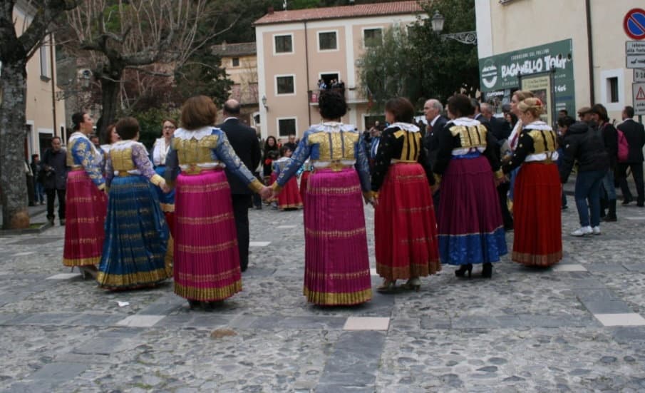 Tutto pronto a Civita per le Vallje