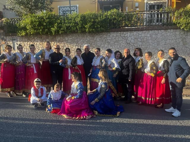 Le Vallije di Frascineto animano la comunità tra danze, ritmi e colori