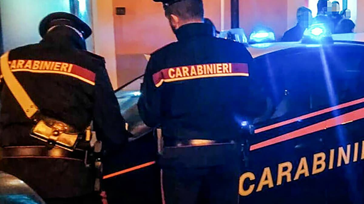 Rapina a mano armata in una salumeria di Cassano