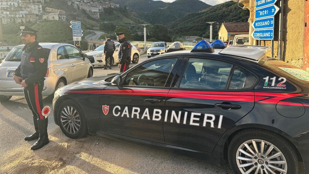 Disabile maltrattato dai conviventi: eseguite tre misure cautelari a Corigliano-Rossano