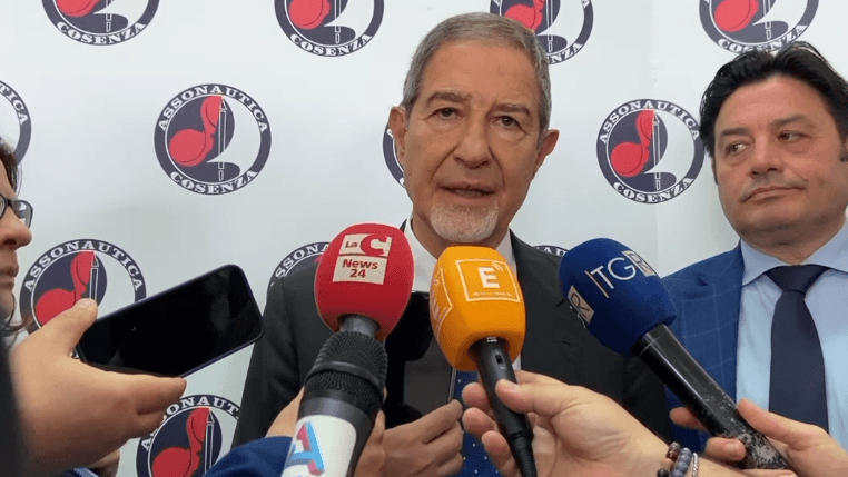«Il ministro Musumeci boccia l’insediamento Industriale nel porto di Corigliano-Rossano»