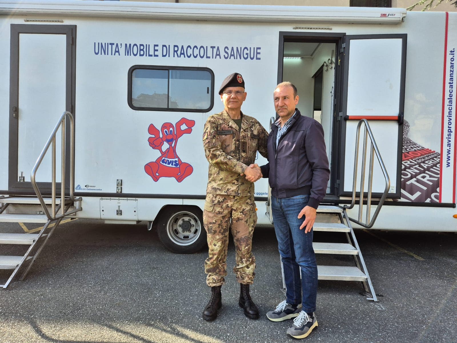 Il Comando Militare Esercito Calabria dona il sangue