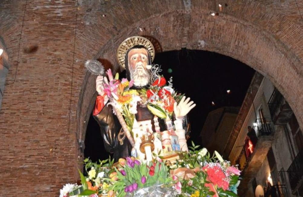 Tradizioni, cresce l'attesa per l'infiorata in onore di San Francesco