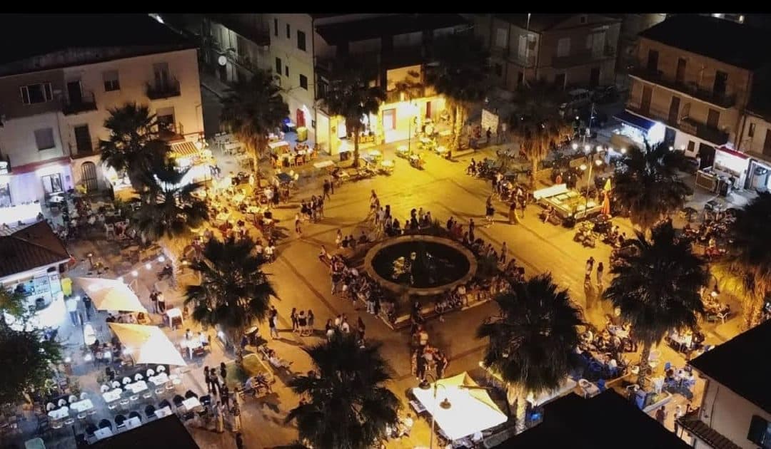 Primo maggio a Co-Ro, nella piazzetta Portofino il concerto de Le Rivoltelle