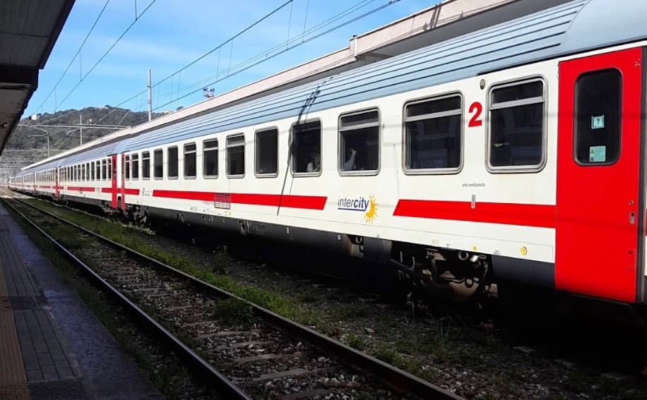 Per i pendolari calabresi arriva “Carta Tutto Treno Calabria”