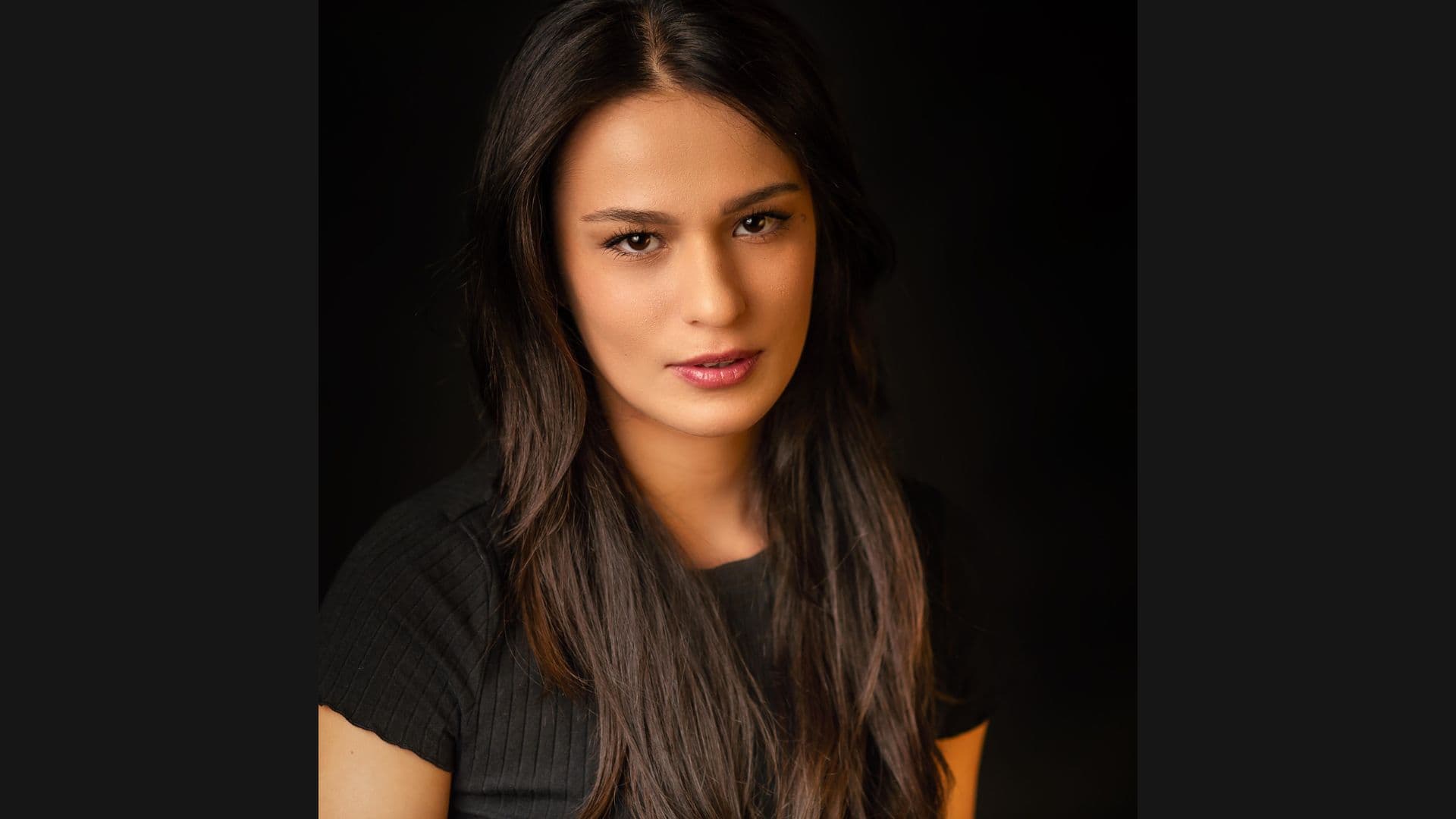 L'attrice rossanese Martina Paludi protagonista di puntata della fiction "Viola come il mare"