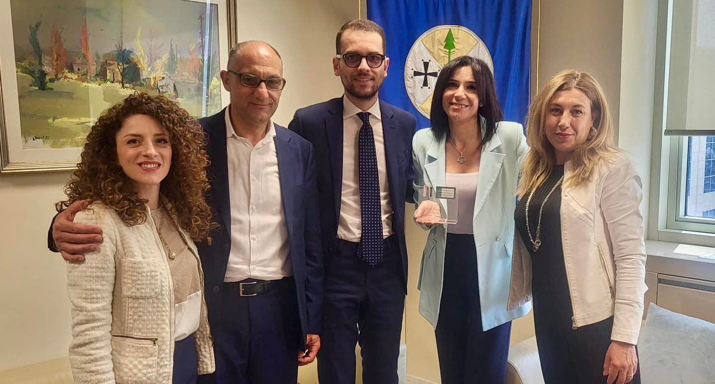 Mormanno, la prima tessere della Biblioteca consegnata a Giusi Princi