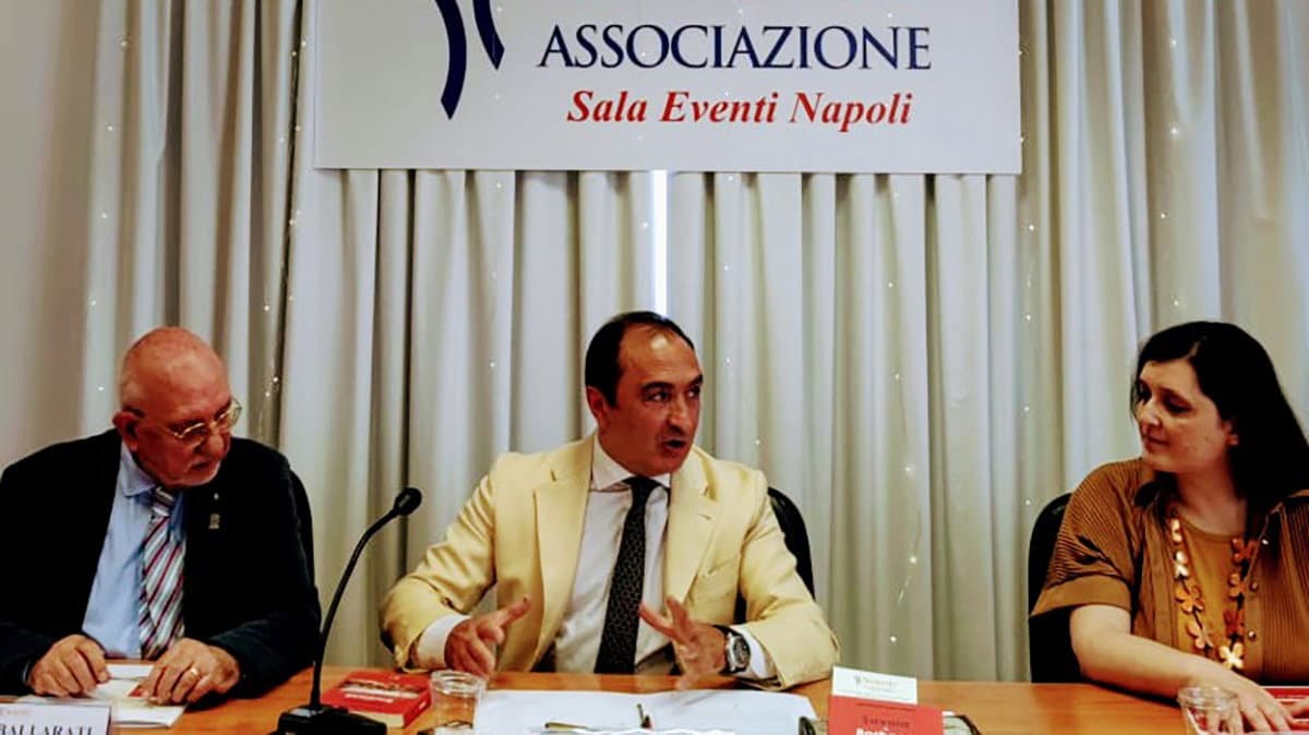 Ballarati, autore castrovillarese, conquista anche Napoli
