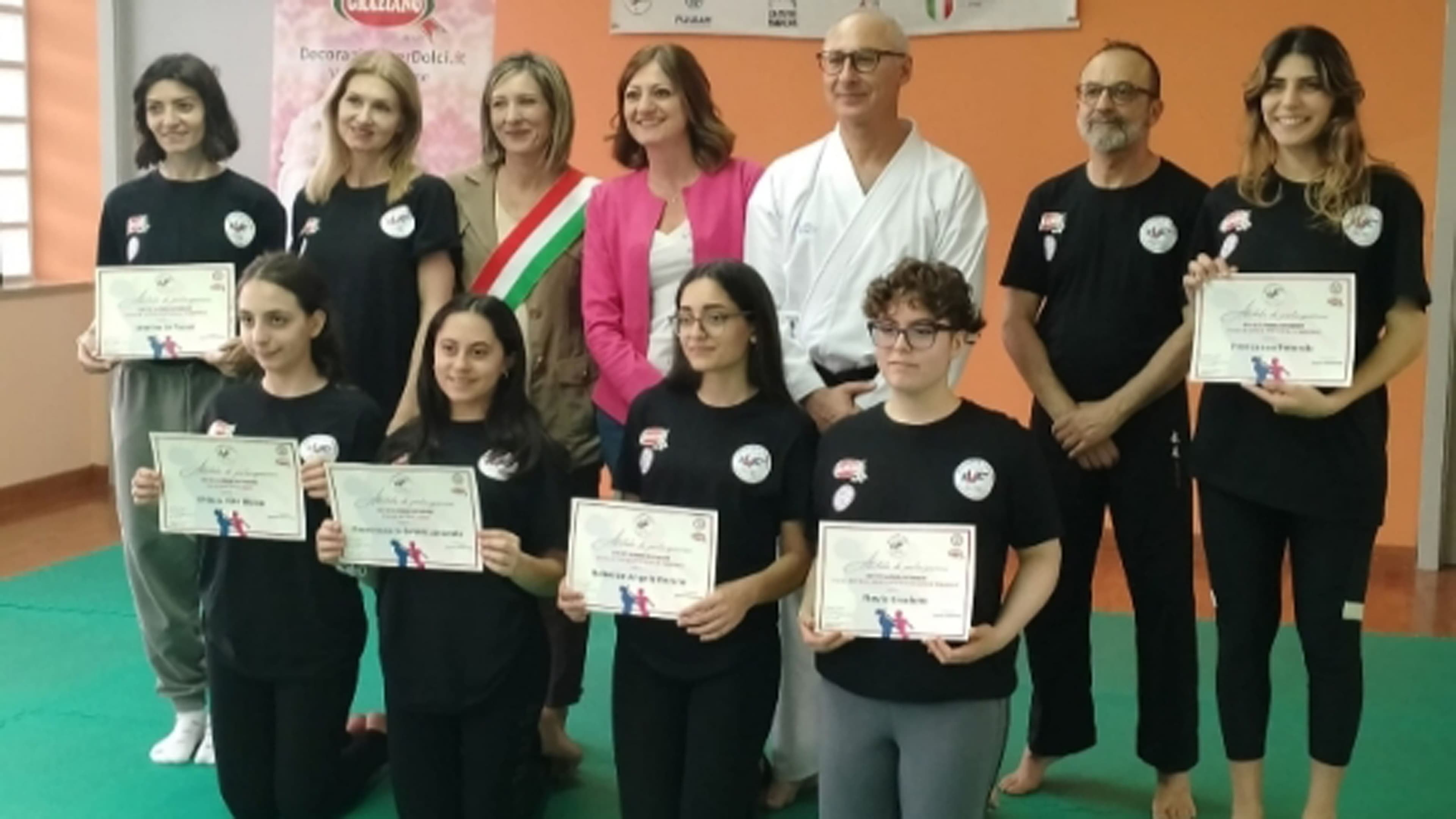 Conclusi i corsi di Autodifesa e Antibullismo organizzati dall'A.s.d. Centro Fitness "Vincent" Co-Ro