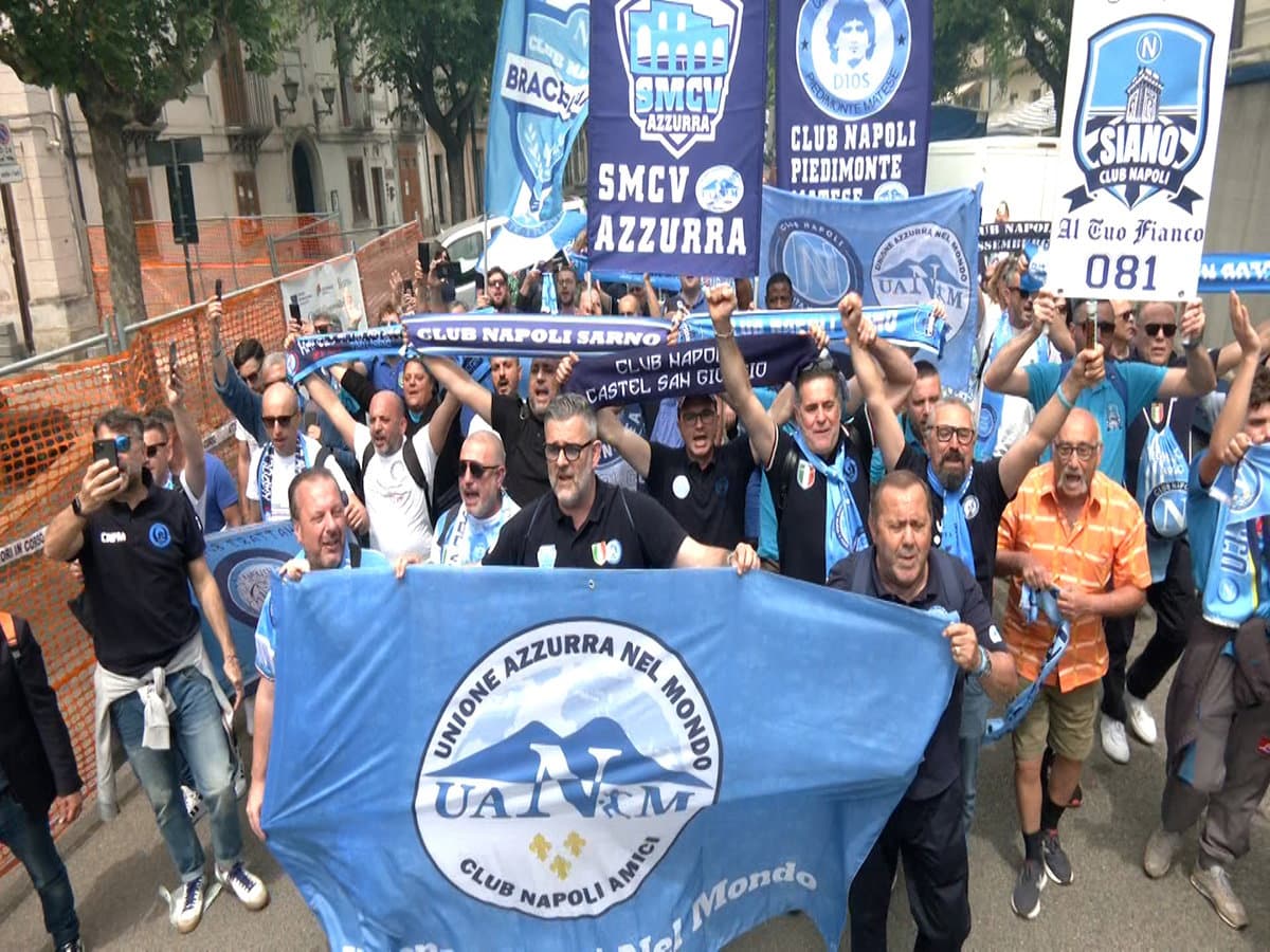 Centinaia di tifosi azzurri hanno "invaso" Castrovillari: una grande giornata di festa