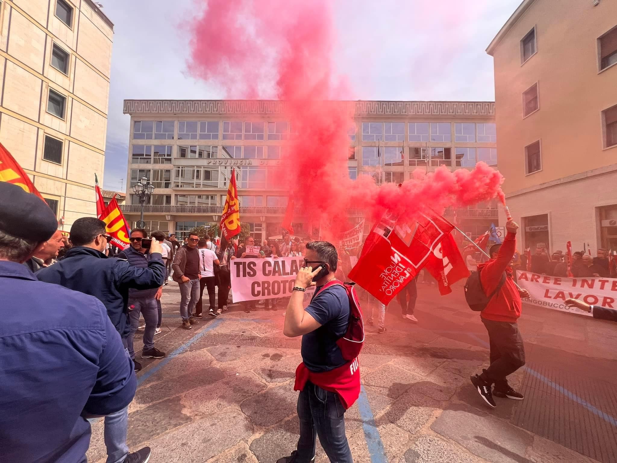 Tirocinanti tornano in piazza il 7 giugno a Cosenza