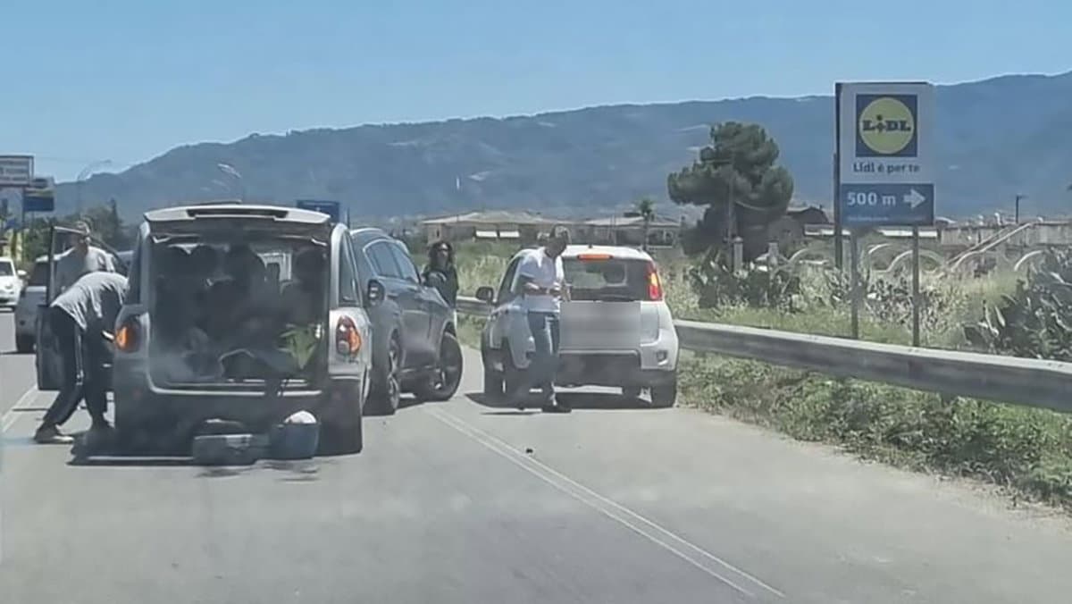 Statale 106, incidente nel tratto di Corigliano-Rossano: code e rallentamenti