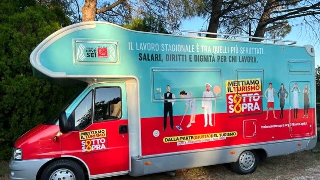 Arriva in Calabria la campagna Filcams "Mettiamo il TurismoSottosopra"