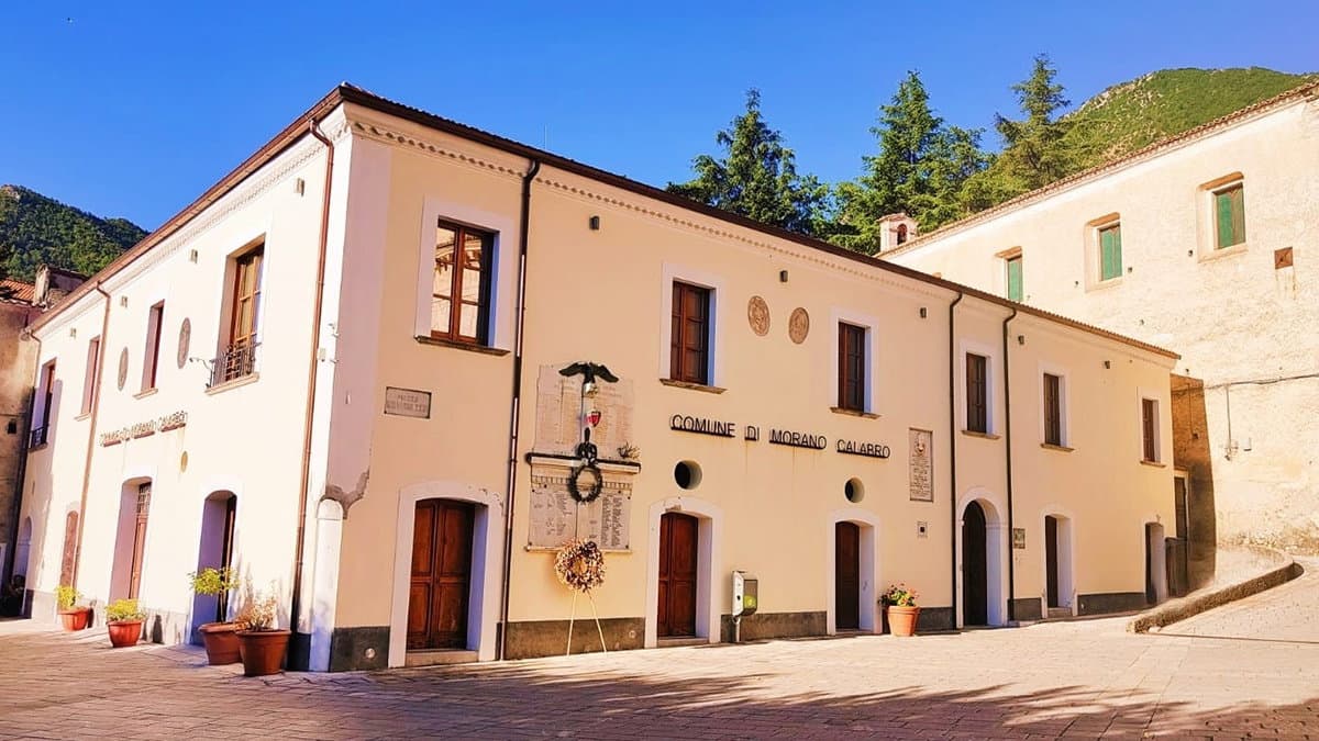 Il neoeletto sindaco di Morano Calabro Mario Donadio vara la Giunta