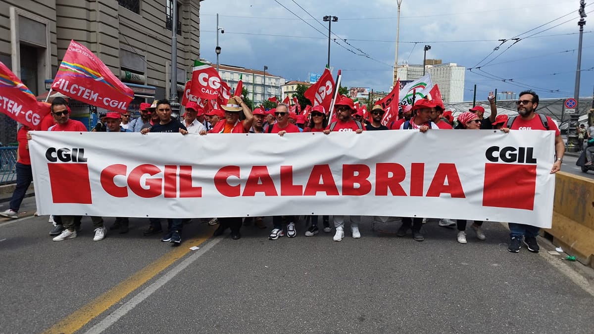 Contro caporalato e sfruttamento, la Cgil Calabria in piazza a Latina