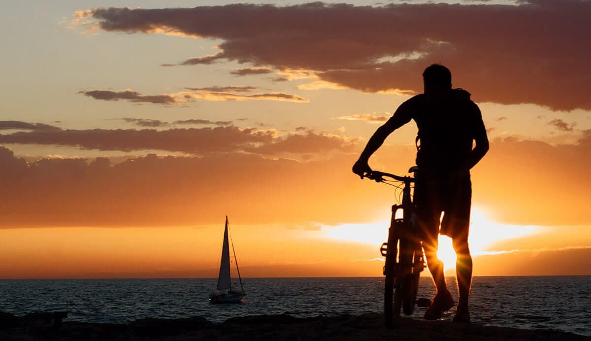 “Dall’alba al tramonto” rincorreranno il sole in bici dallo Jonio al Tirreno