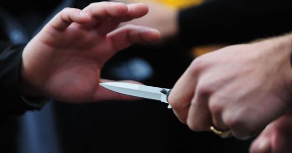 Lite in famiglia con accoltellamento a Co-Ro: rimesse in libertà due persone