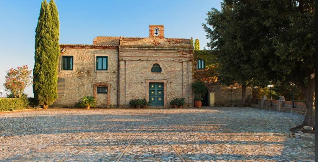A Calopezzati Moccia e Capretti per spettacolo l’abc dell’amore