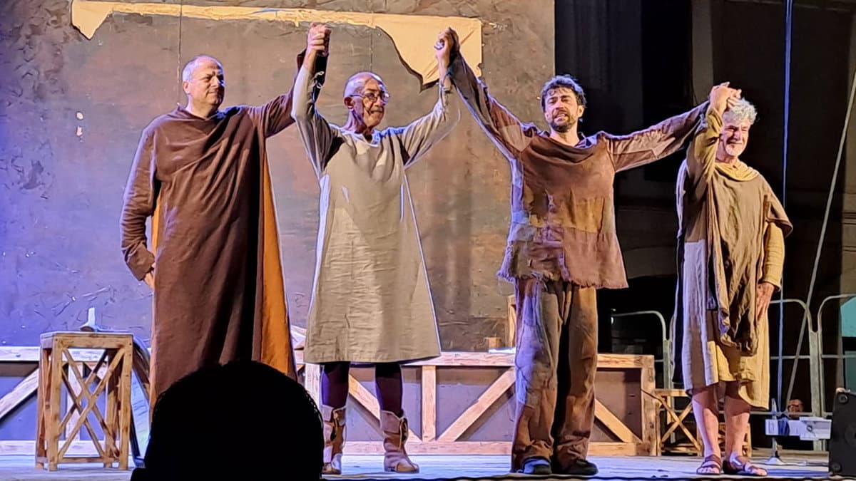 Scifoni conquista Corigliano-Rossano con il suo "Frà - San Francesco, la star del Medioevo"