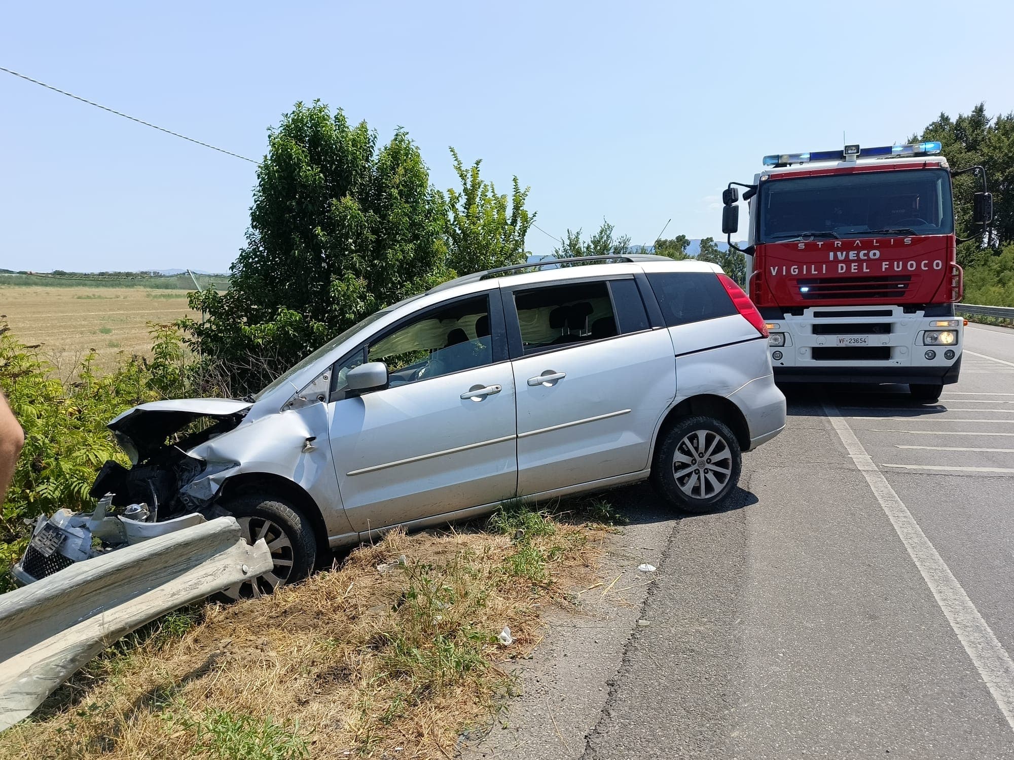 Auto finisce fuori strada ma i soccorritori sul posto non trovano nessuno