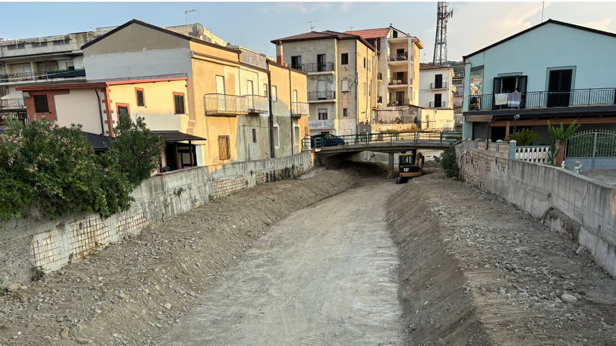 Cariati, in corso la pulizia dei torrenti