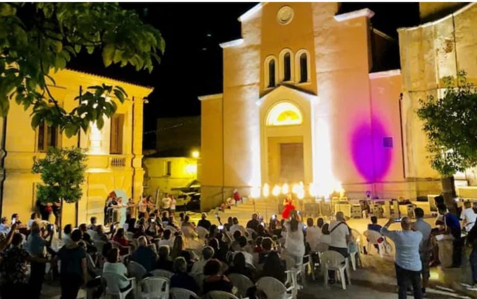 Vaccarizzo lancia il brand di marketing territoriale: nasce Vakarici il salotto diffuso d'estate
