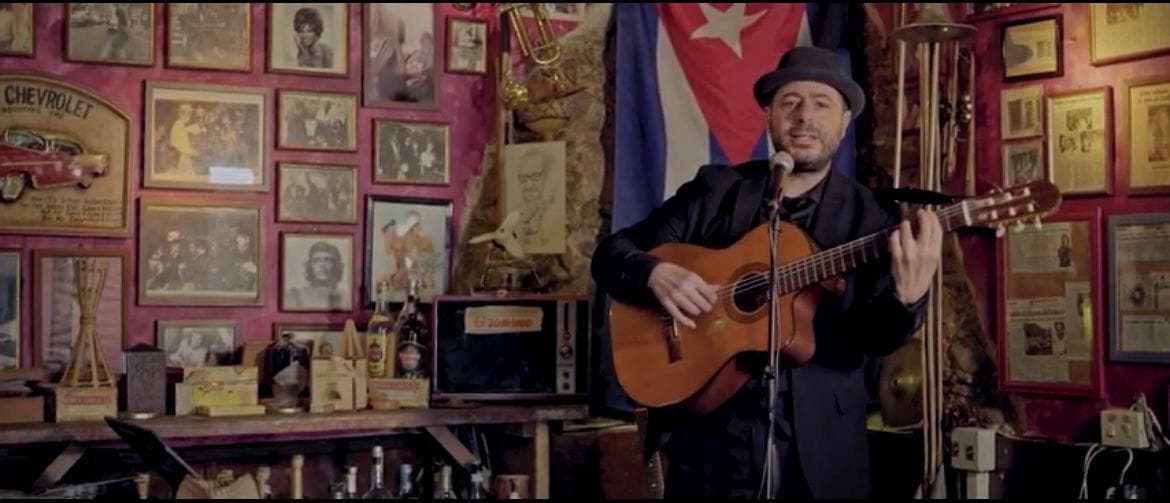 Il cantautore rossanese Antonio Bevacqua vola in America per una nuova tournee