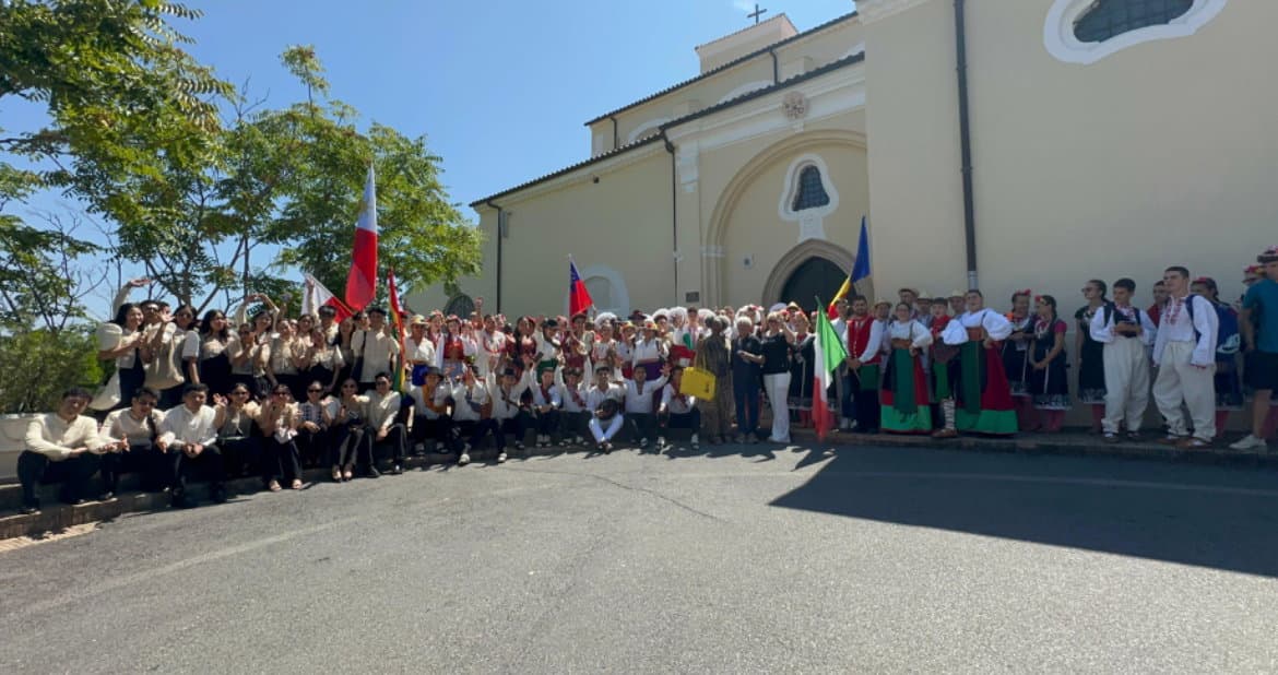 La “Messa della Pace” che ha unito in un unico credo popoli di diverse religioni