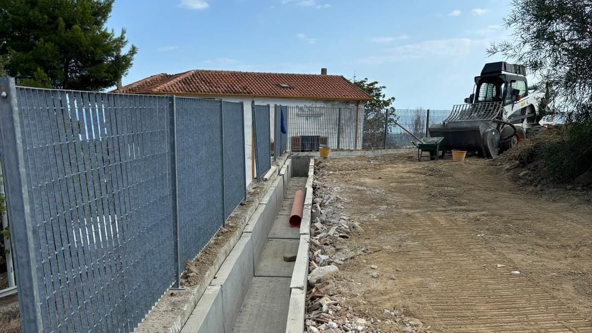Niente più "cascate" dal Teatro De Rosis: partiti i lavori per la regimentazione delle acque