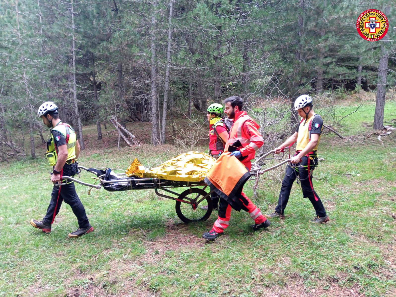 Cade durante una passeggiata in Sila, interviene il Soccorso Alpino