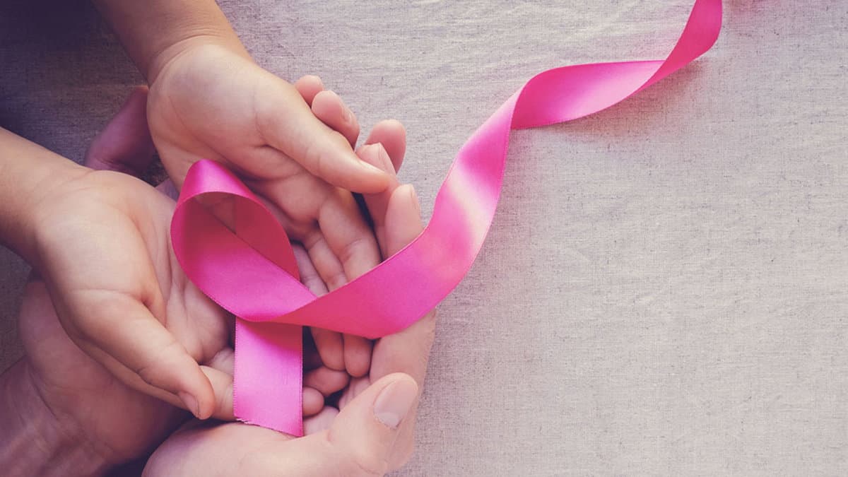 Tumore al seno, domenica a Co-Ro la "Camminata in rosa" per sensibilizzare sull'importanza della prevenzione