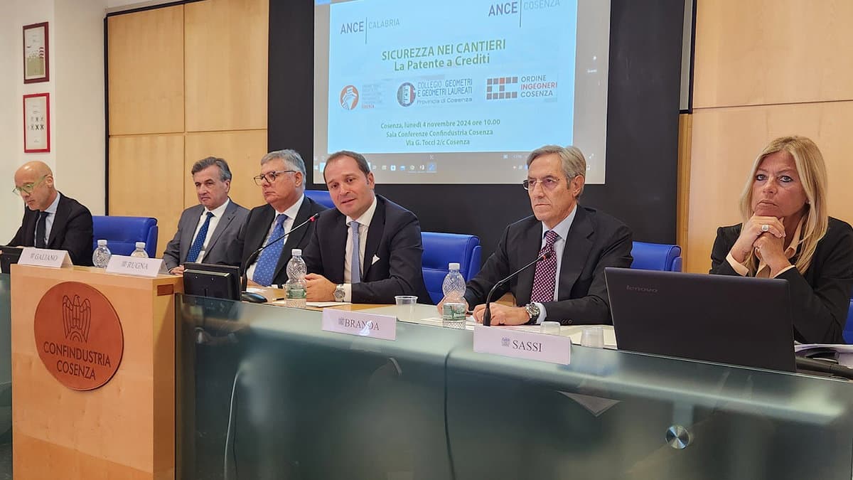 Sicurezza sui cantieri, presto sarà sperimentata la "patente a crediti" in edilizia