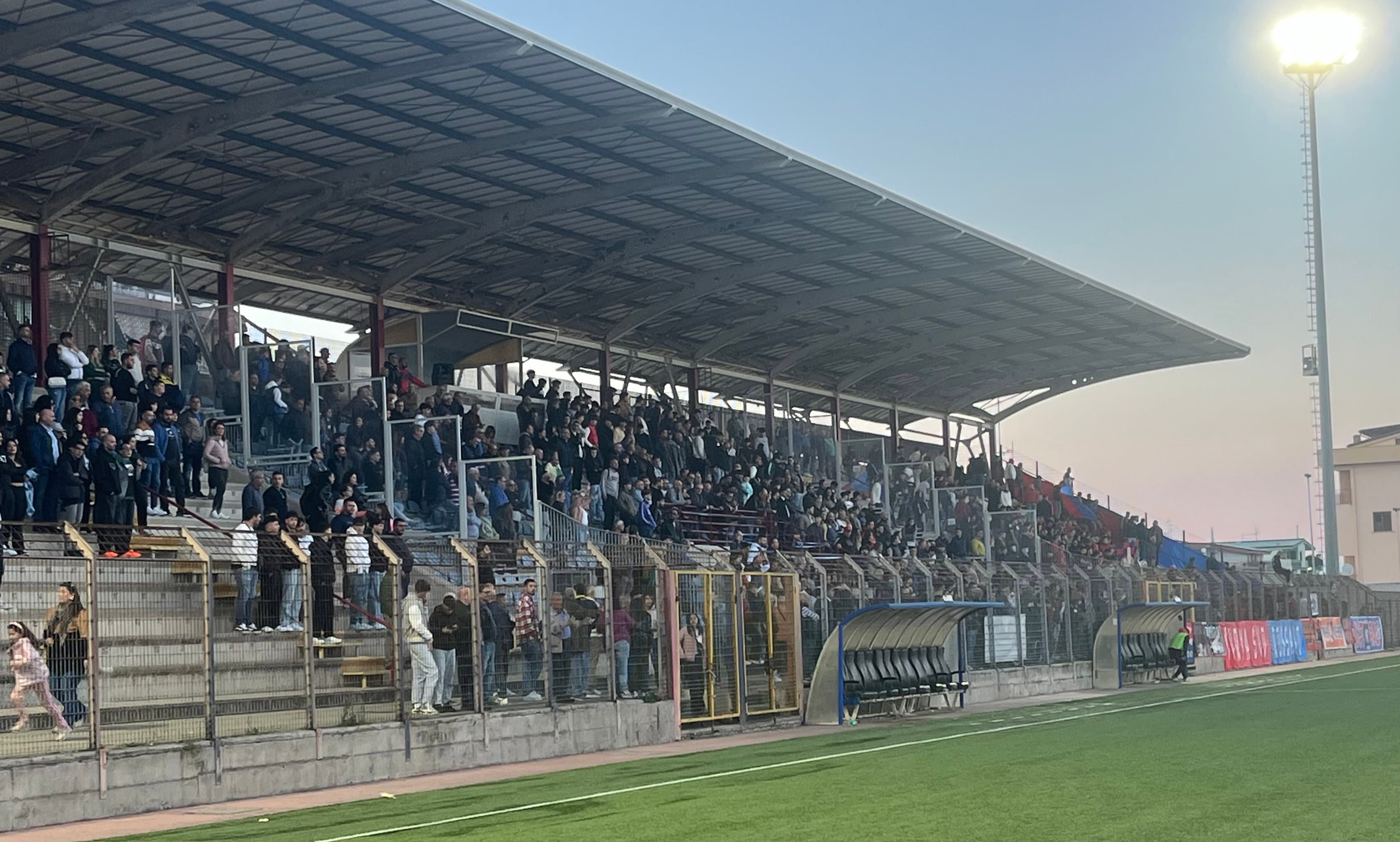 Apoteosi rossoblu: il derby è della Rossanese