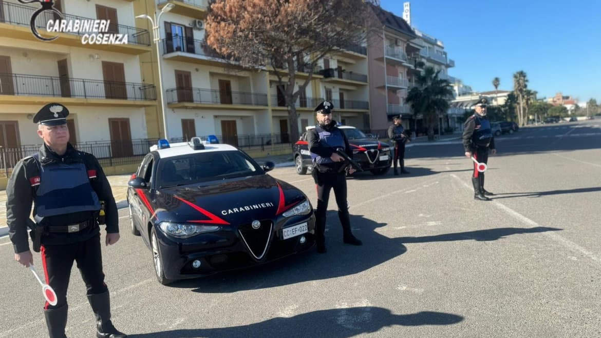 Scontro tra stranieri a Schiavonea: uno finisce in ospedale e un secondo viene arrestato