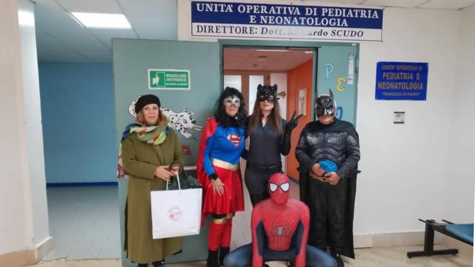 I volontari di Altomonte regalano un sorriso ai bambini del reparto di Pediatria
