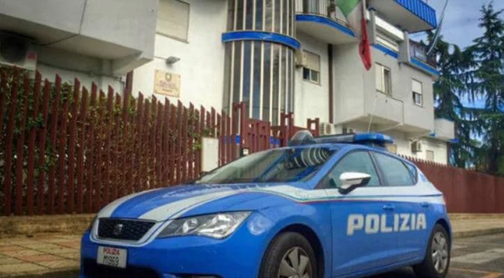Atti persecutori a Corigliano-Rossano: un uomo finisce ai domiciliari